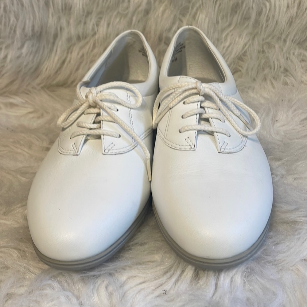 Easy spirit anti Gravity sneaker shoes